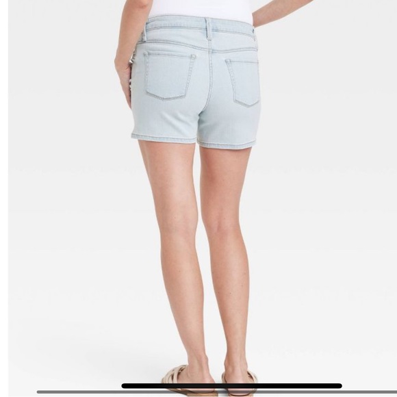 New Isabel Maternity under belly Jean shorts - Picture 2 of 4